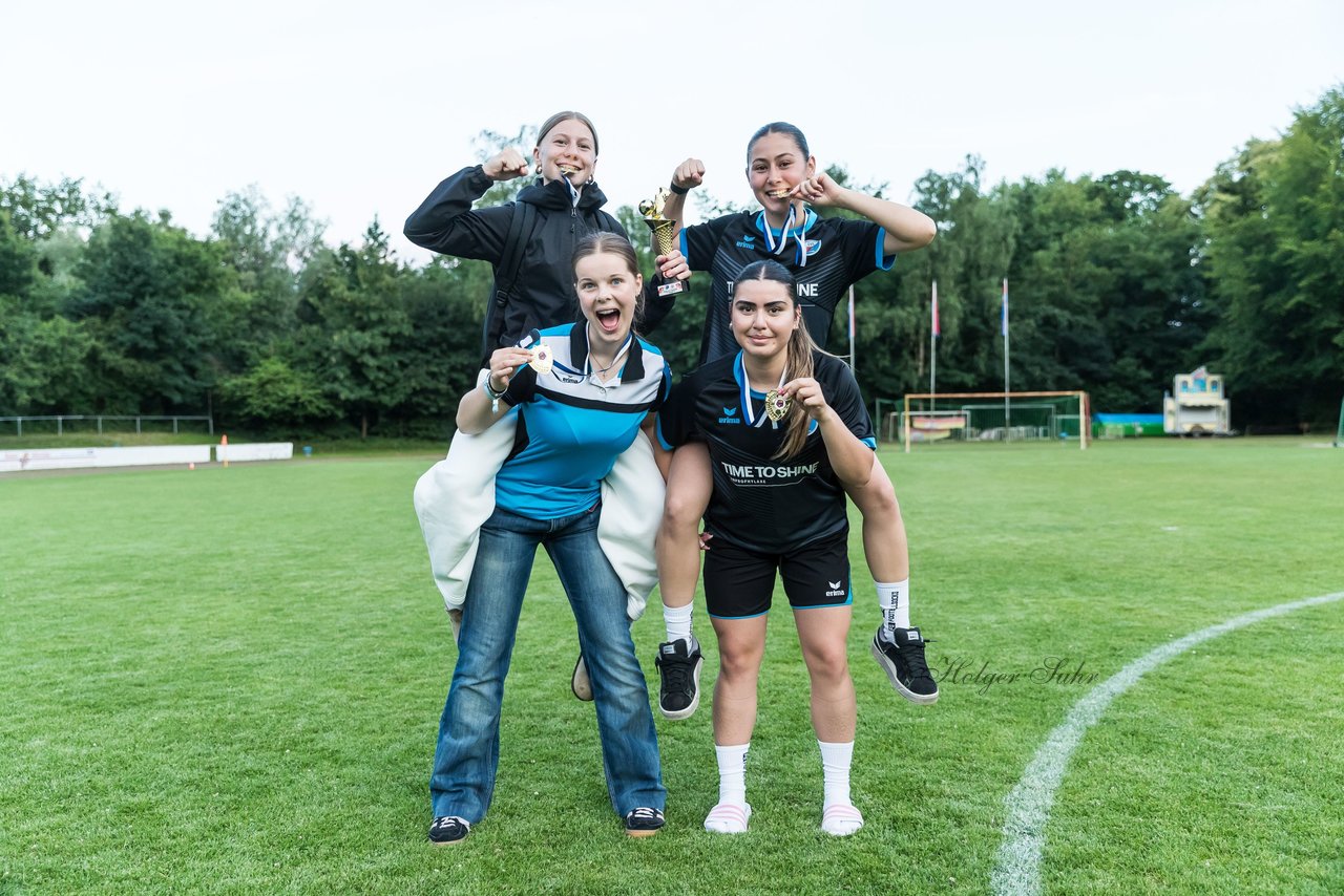 Bild 136 - Loewinnen Cup